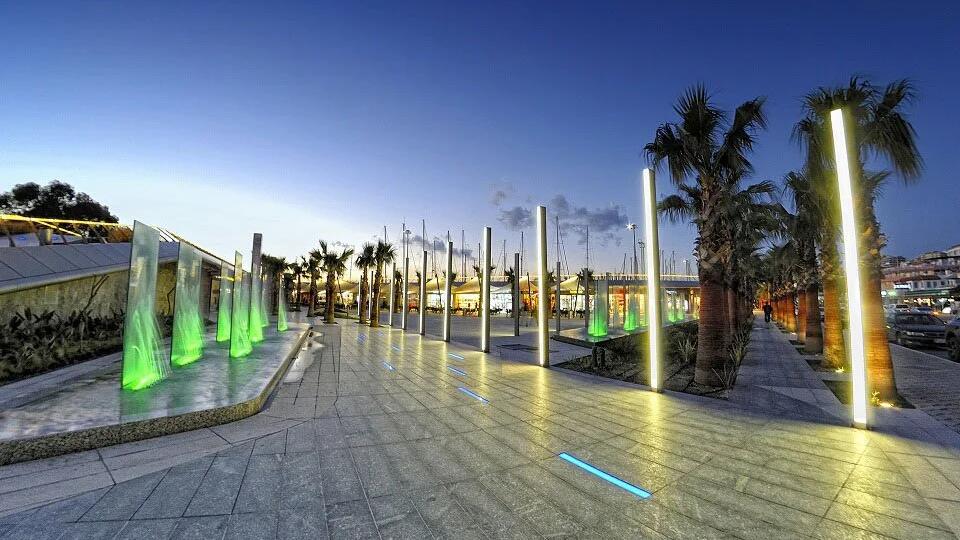 Kuşadası Marina Çarşı